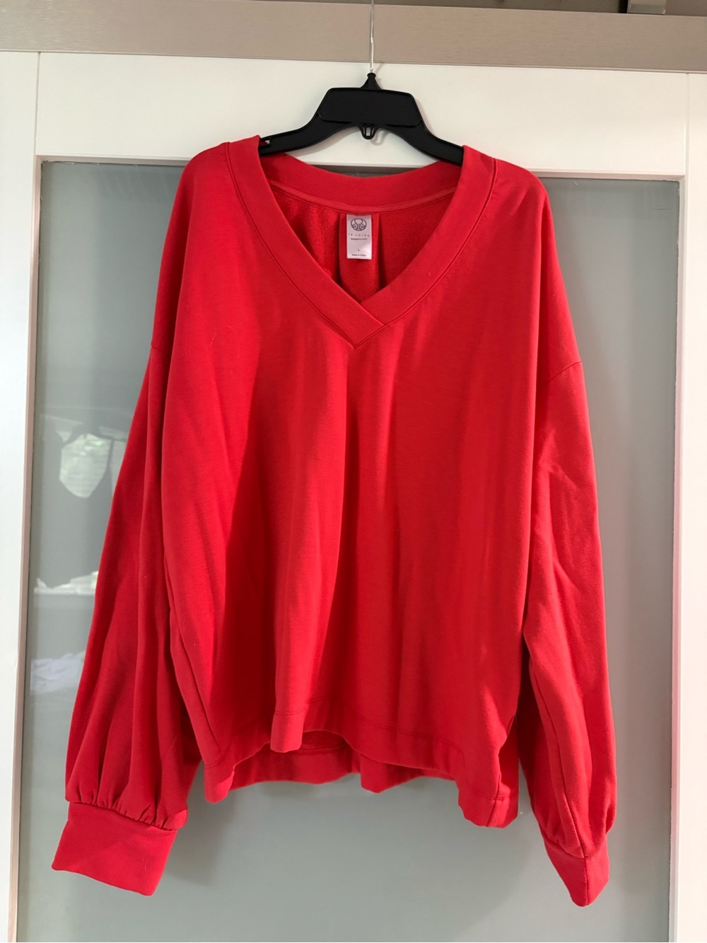 Te Verde Bright Red V-Neck Sweatshirt